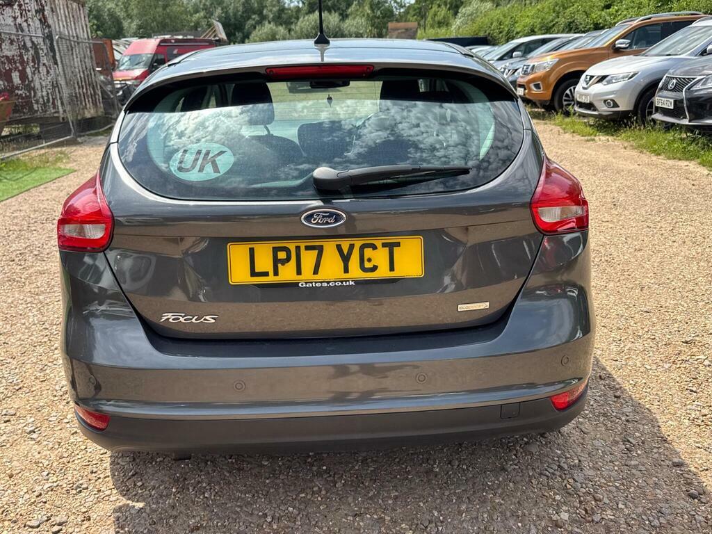 Ford Focus 1.5 Tdci Zetec Hatchback Euro 6 Red #30