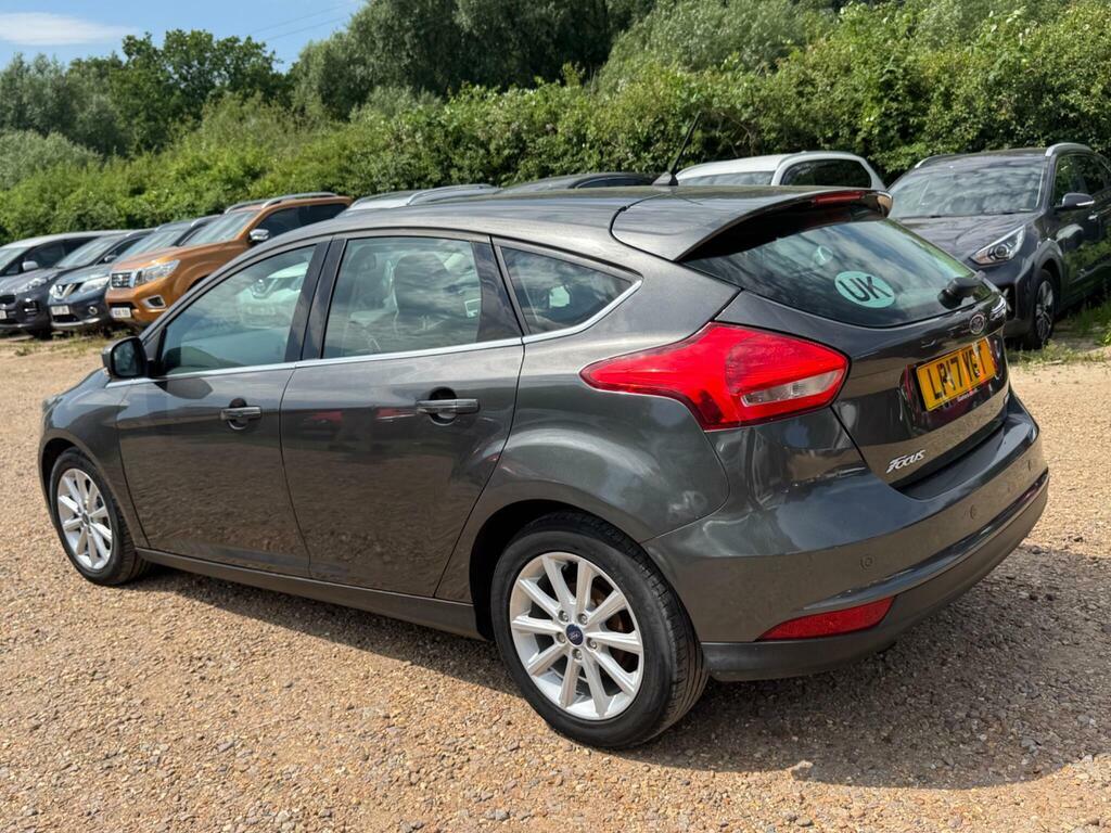 Ford Focus 1.5 Tdci Zetec Hatchback Euro 6 Red #34
