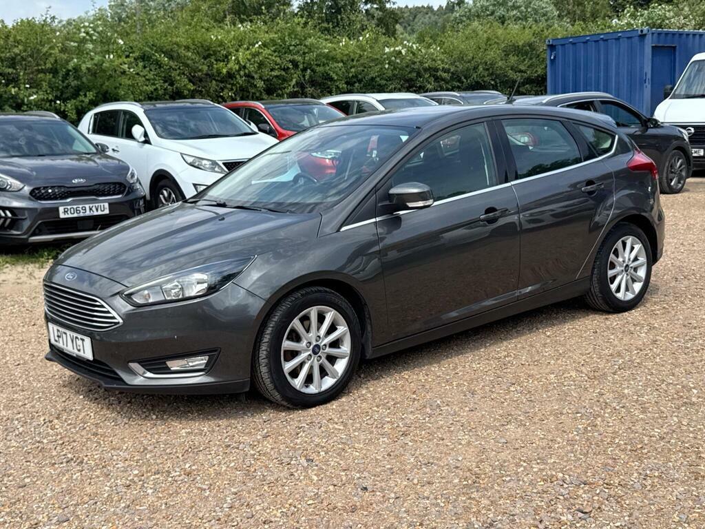 Ford Focus 1.5 Tdci Zetec Hatchback Euro 6 Red #15