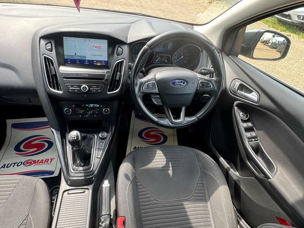 Ford Focus 1.5 Tdci Zetec Hatchback Euro 6 Red #46