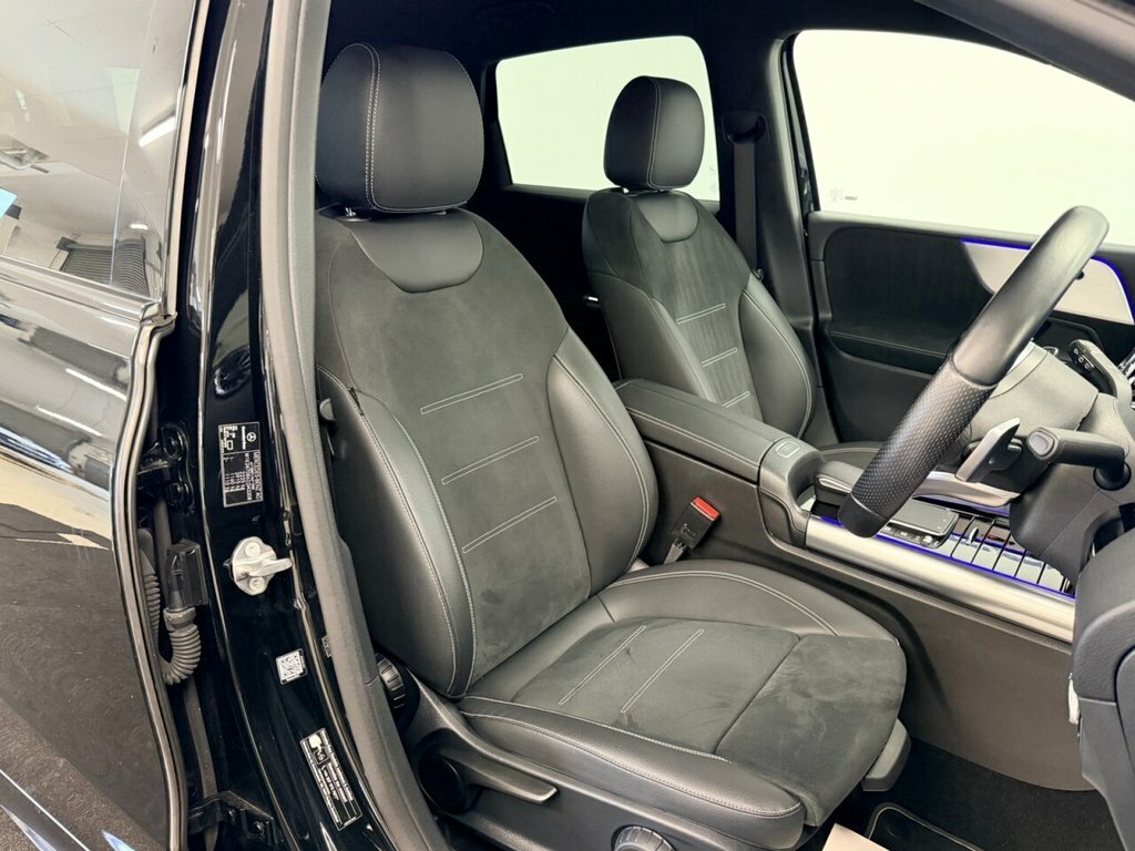 Mercedes-Benz B Class Mpv Black #3