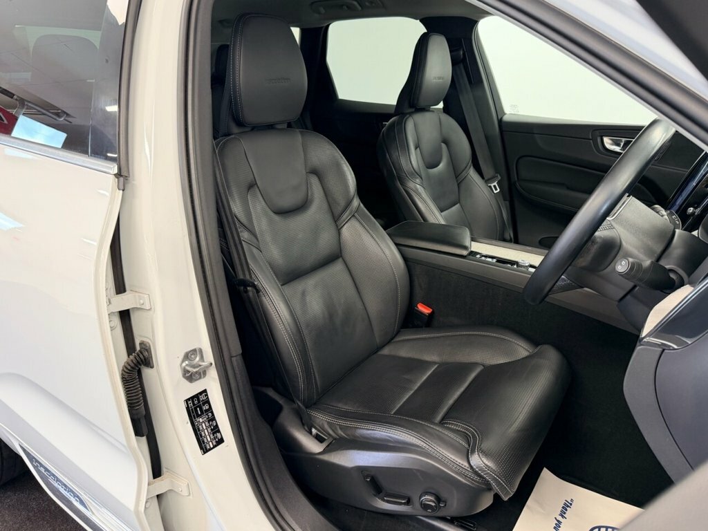 Volvo XC60 Suv KS69JWU White #3