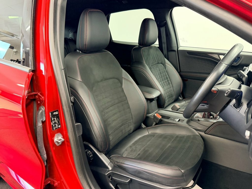 Ford Kuga Suv GJ70JZL Red #3