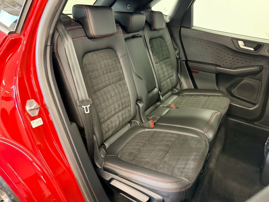 Ford Kuga Suv GJ70JZL Red #4