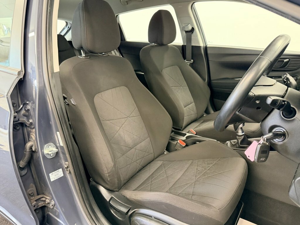 Hyundai Bayon Suv WK23VBC Grey #3