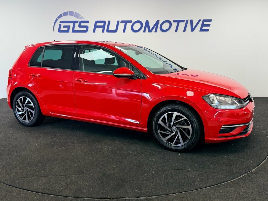 Volkswagen Golf Match Red