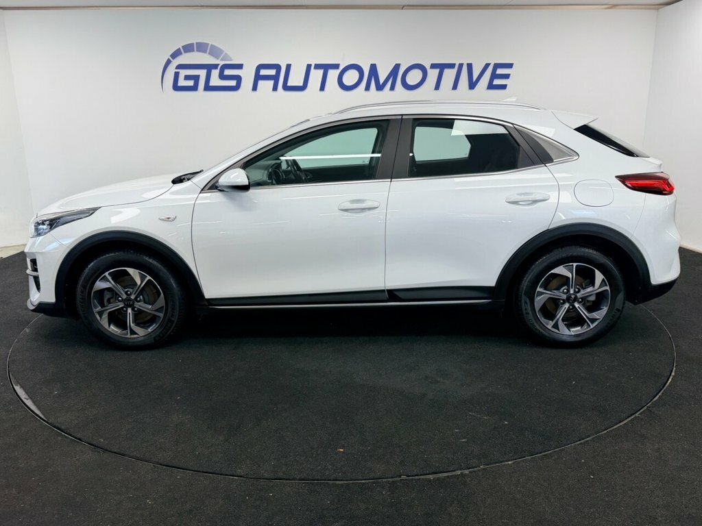 Kia Xceed Suv AYZ3085 White #5