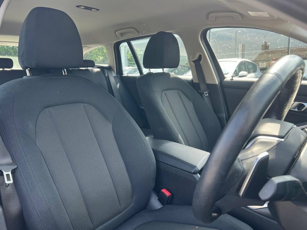 BMW 3 Series Estate GY21XZW Black #3