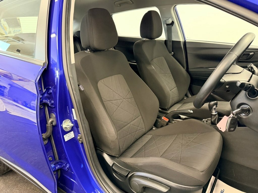 Hyundai Bayon Suv FP72SFV Blue #2