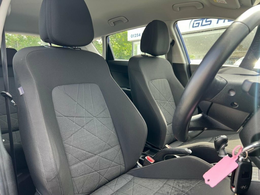 Hyundai Bayon Premium Black #3