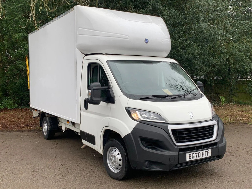 Peugeot Boxer Luton 2.2 Bluehdi 335 Built For Business L4 Euro 6 White