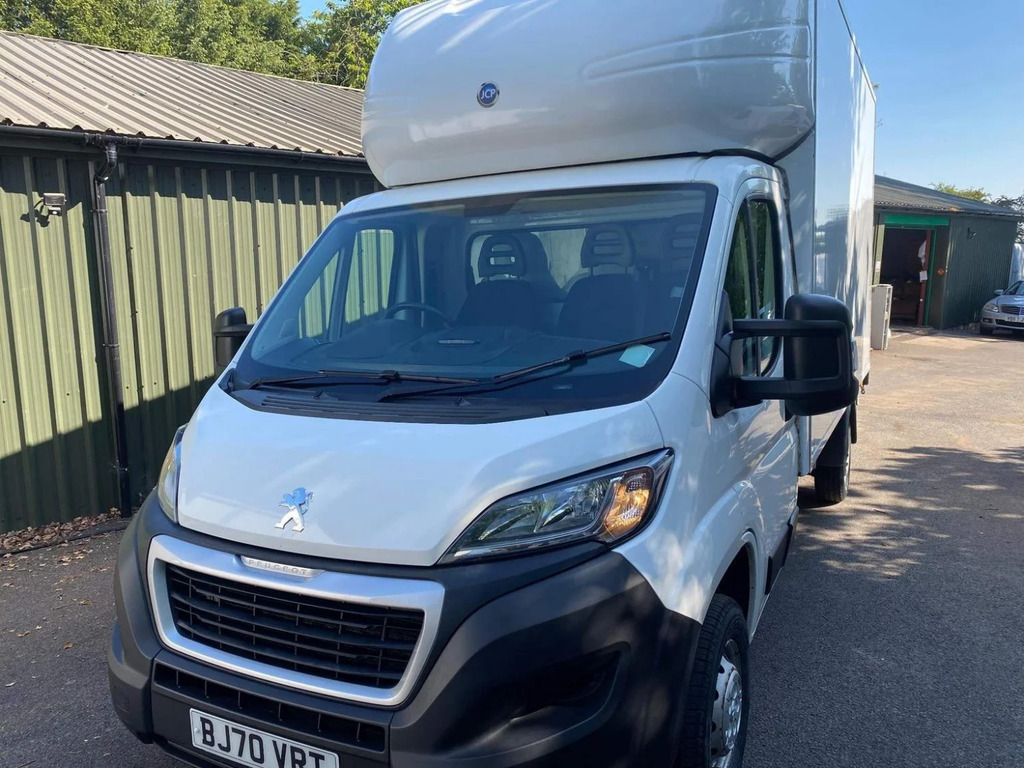 Peugeot Boxer Luton 2.2 Bluehdi 335 Built For Business L4 Euro 6 White