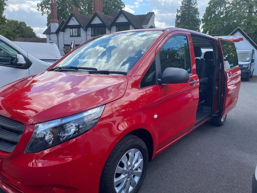 Mercedes-Benz Vito Minibus 2.1 114 Cdi Bluetec Select Tourer Rwd L2 E DA17LMU Red #3