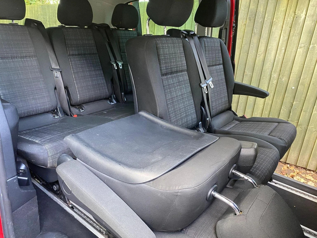 Mercedes-Benz Vito Minibus 2.1 114 Cdi Bluetec Select Tourer Rwd L2 E DA17LMU Red #4