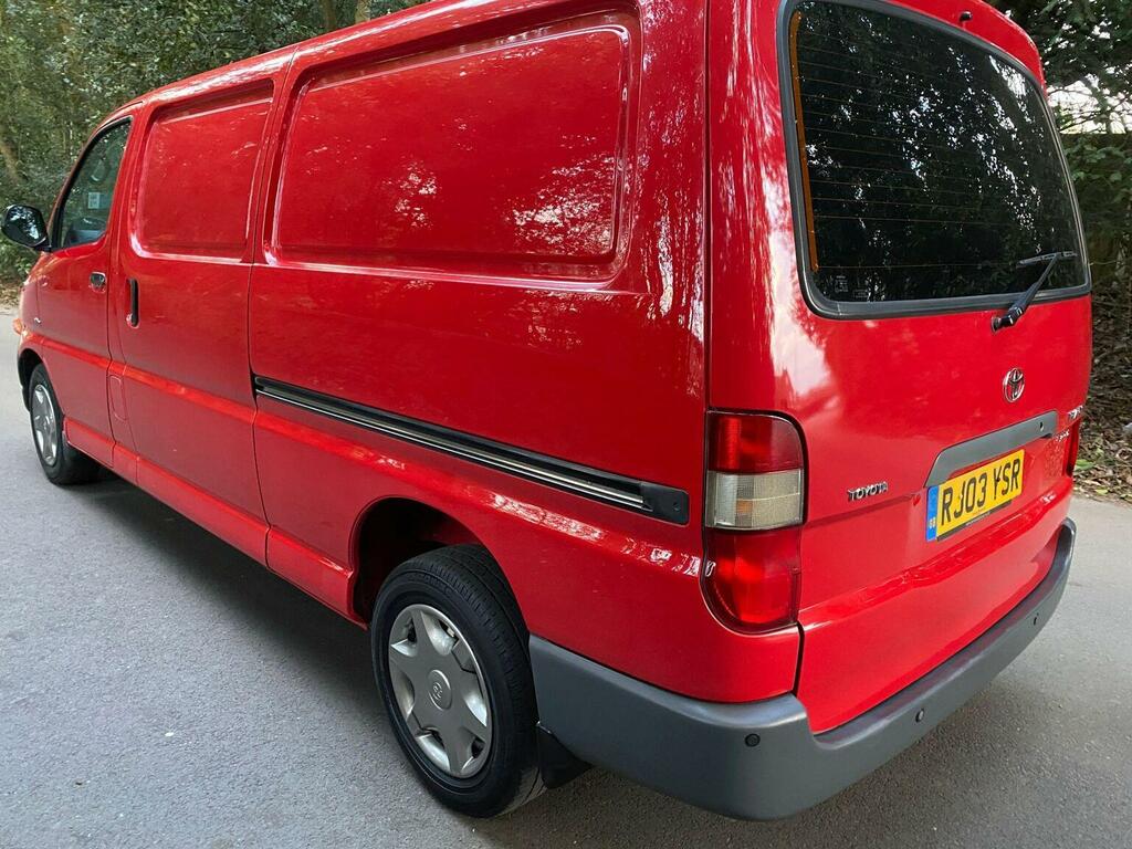 Toyota HiAce 2.5 2003 White #37