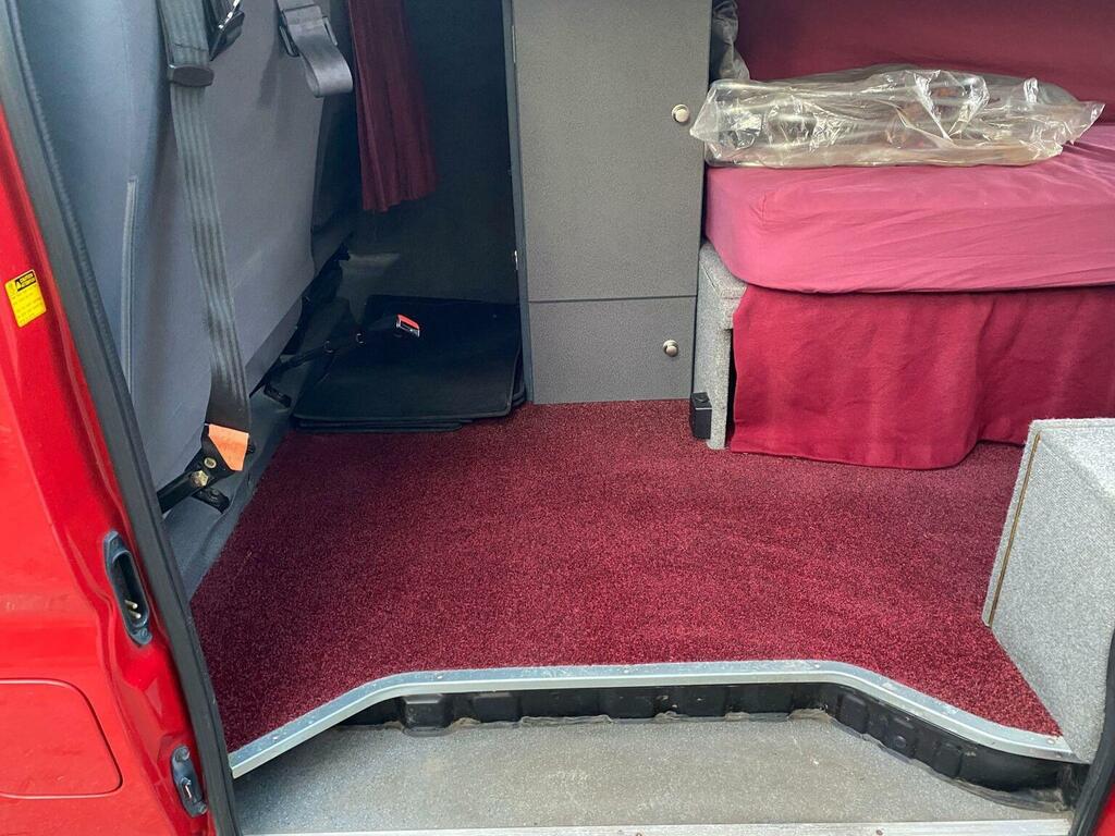 Toyota HiAce 2.5 2003 White #36