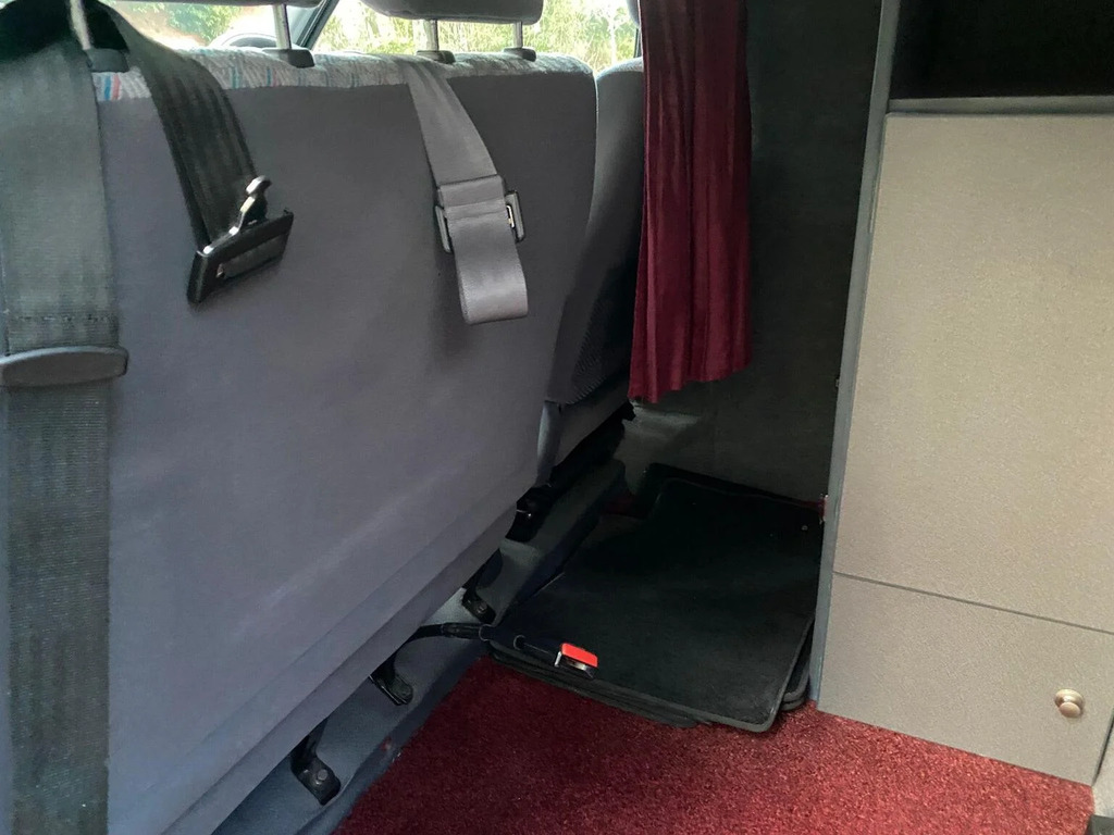 Toyota HiAce 2.5 2003 White #31