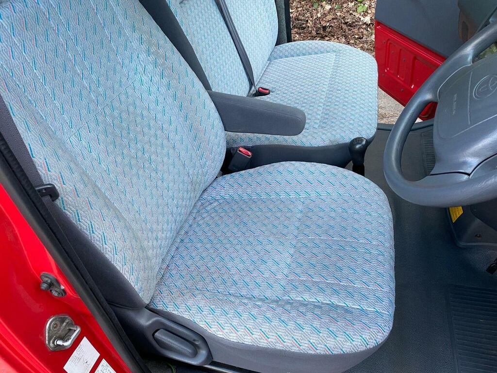 Toyota HiAce 2.5 2003 White #49