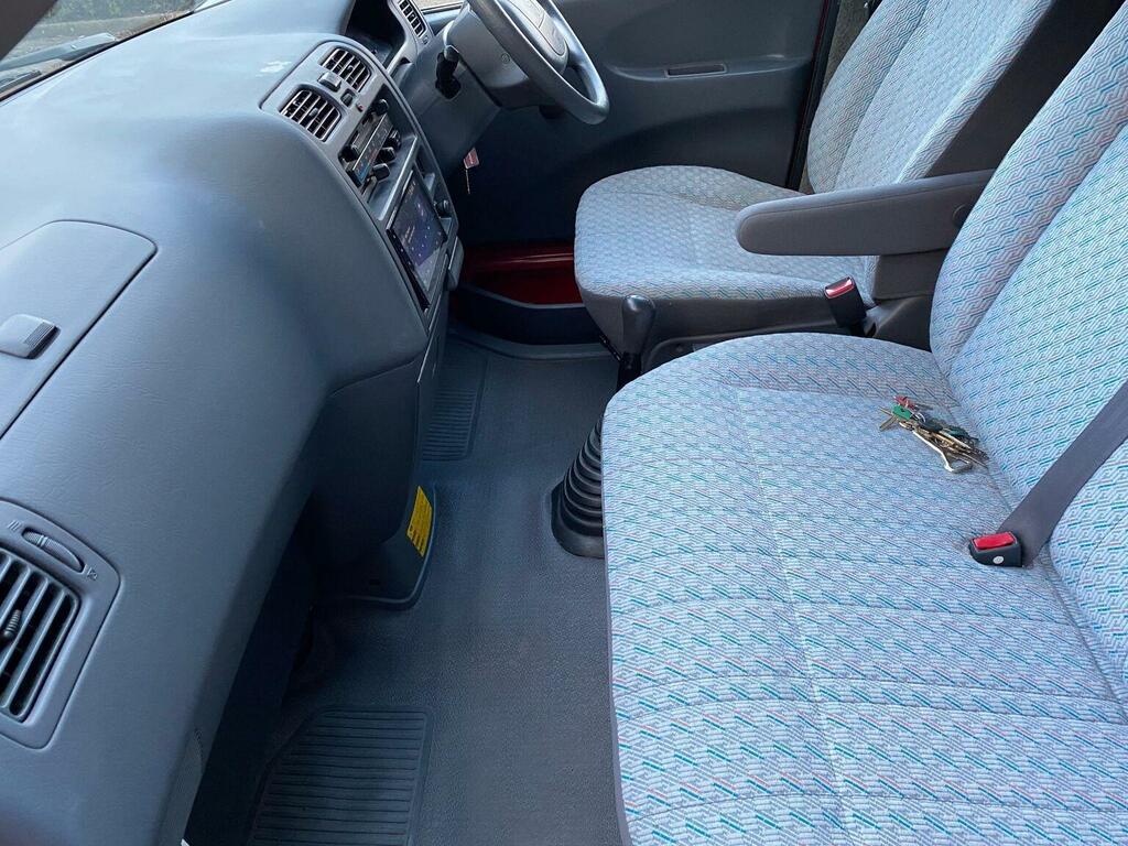 Toyota HiAce 2.5 2003 White #38