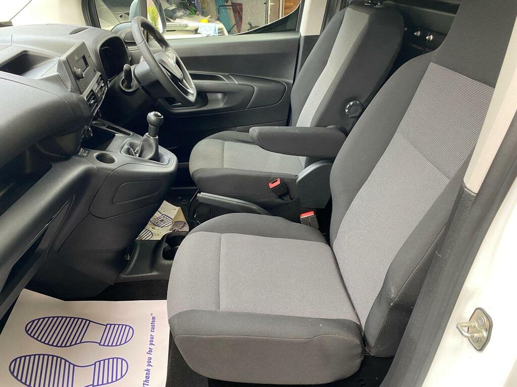 Vauxhall Combo Panel Van 1.6 Turbo D 2300 Edition L1 H1 Euro 6 S FE19URM White #3