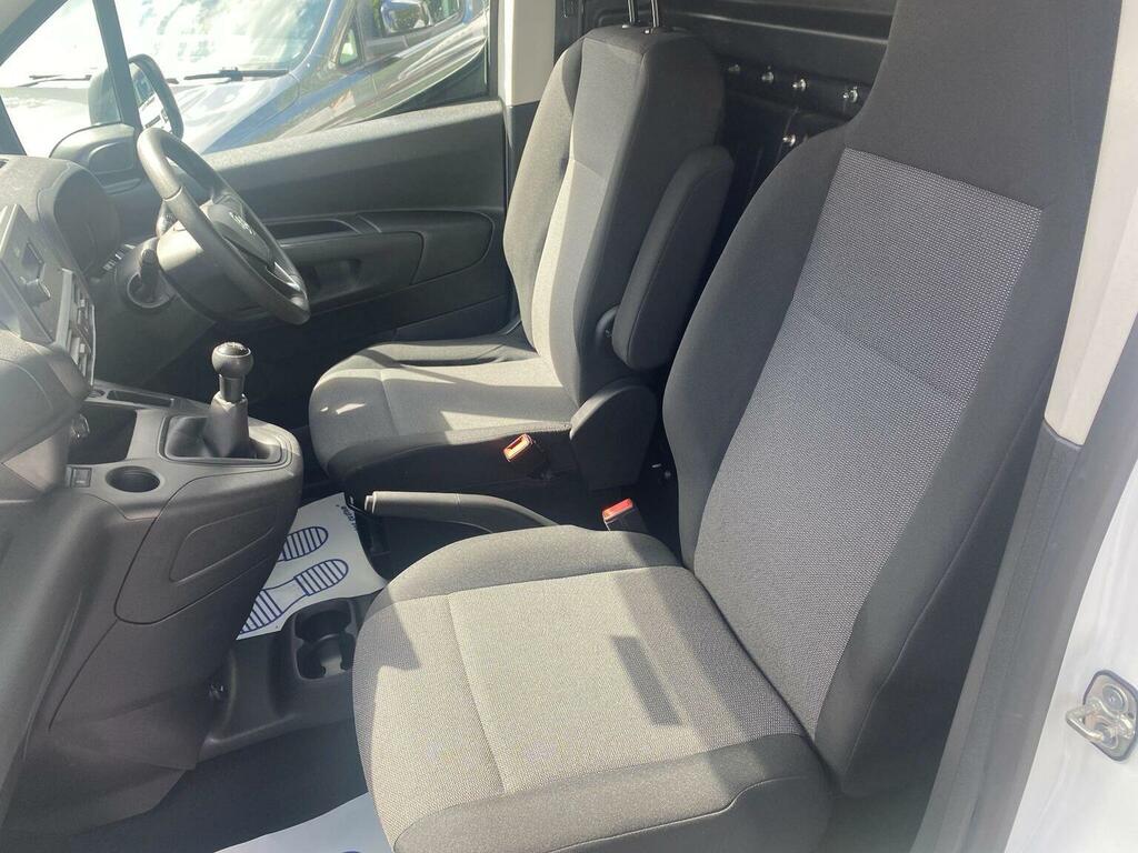 Vauxhall Combo Panel Van 1.6 Turbo D 2300 Edition L1 H1 Euro 6 S FE19OSP White #3