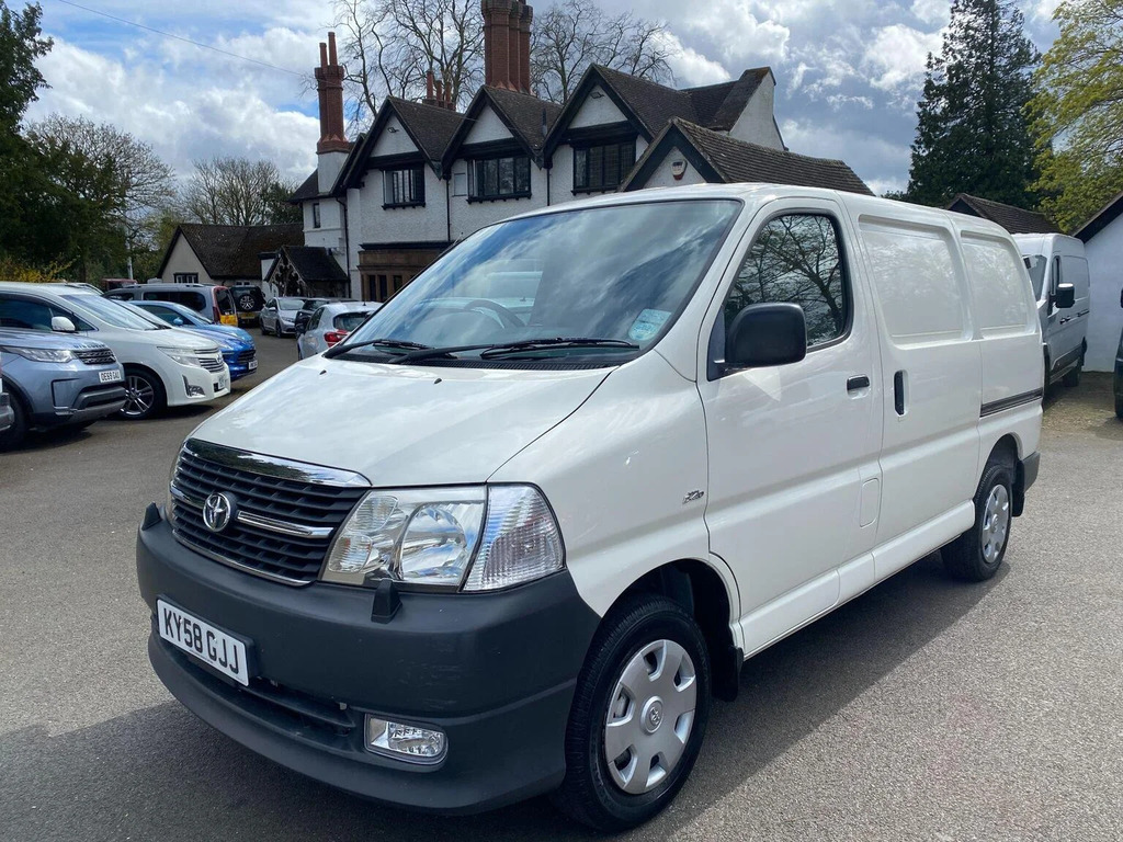 Toyota HiAce Panel Van 2.5 280 D-4d Rwd L1 H1 200858 White