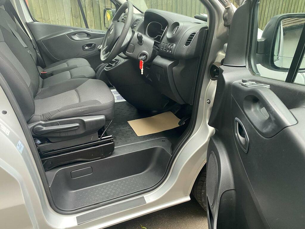 Renault Trafic Panel Van 2.0 Dci Energy 28 Business Swb Standard YC71UPN Silver #4