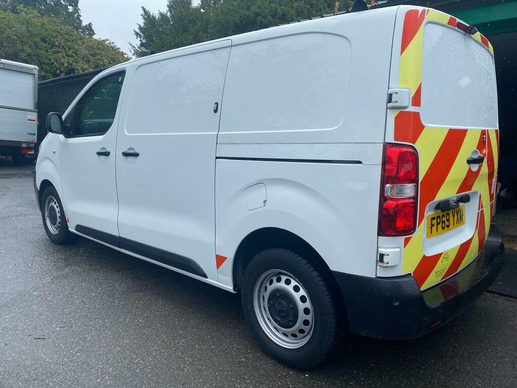 Vauxhall Vivaro Panel Van 1.5 Turbo D 2900 Edition L1 H1 Euro 6 S White