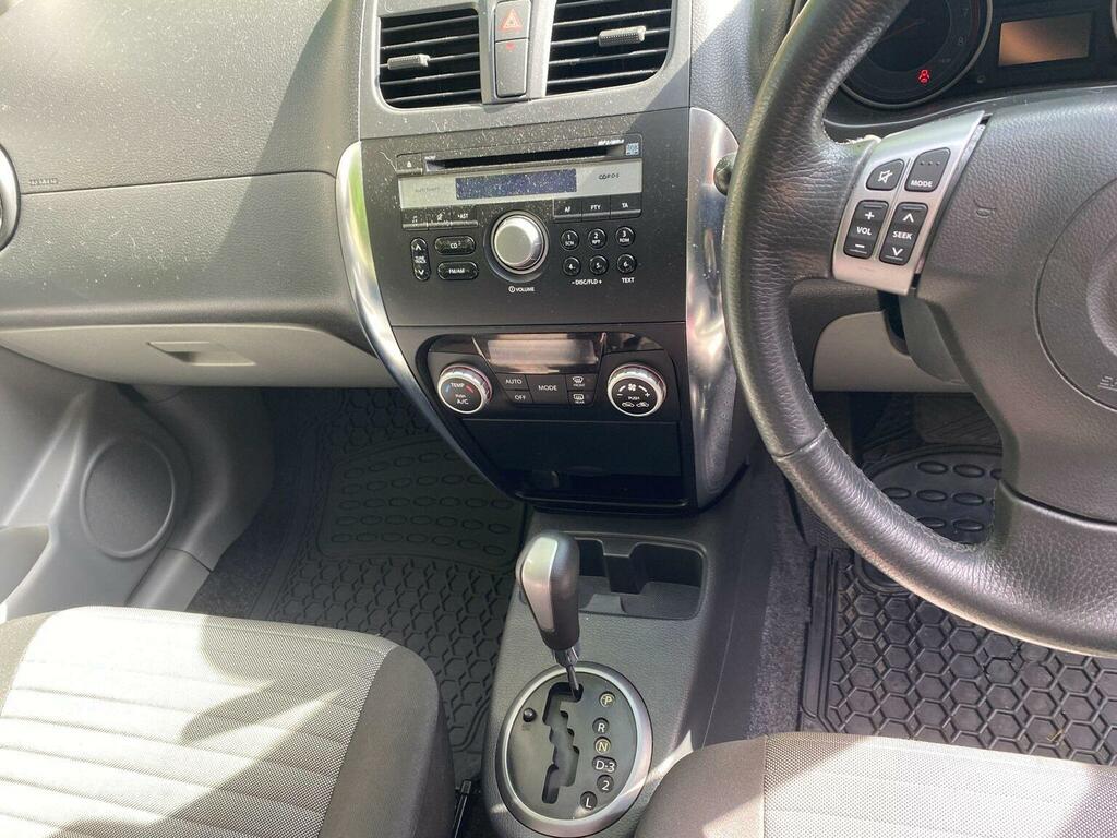 Suzuki SX4 Sz4 5-Door White #52