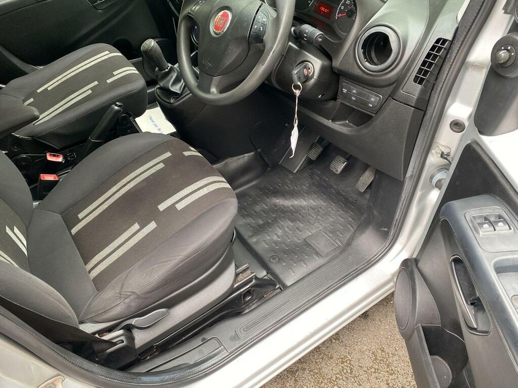 Fiat Fiorino Cargo White #12