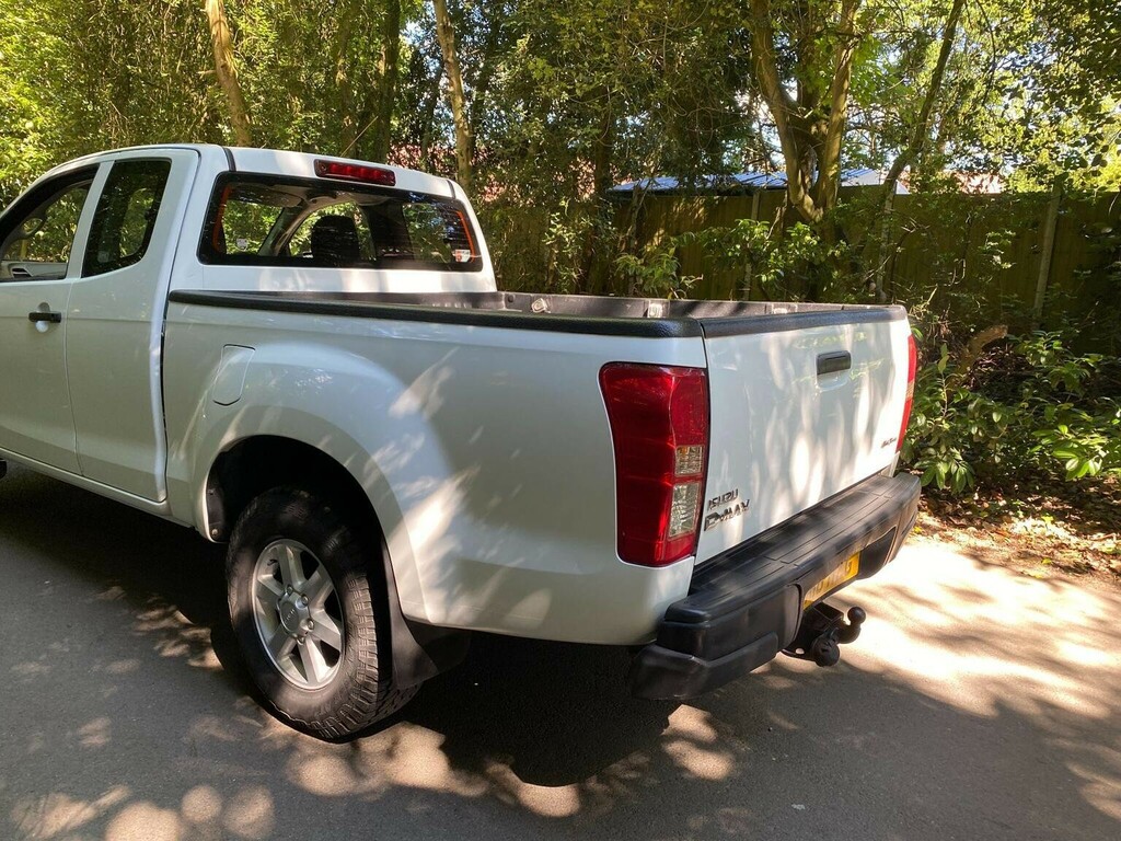 Isuzu D-Max 2.5 Td 4X4 White #2