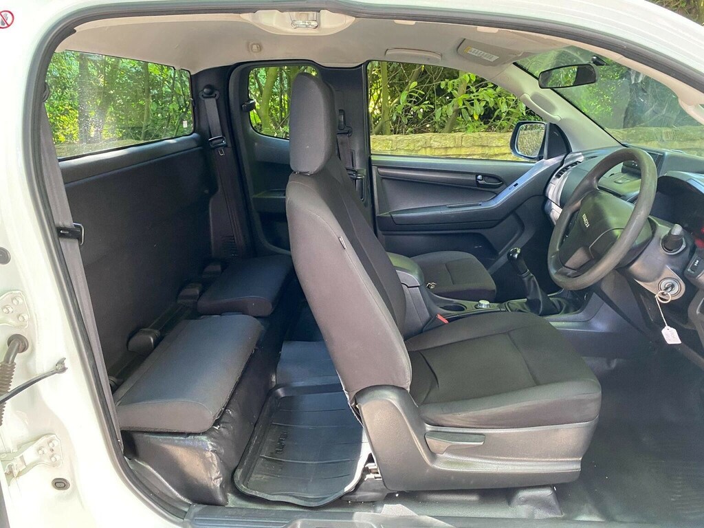 Isuzu D-Max 2.5 Td 4X4 White #5