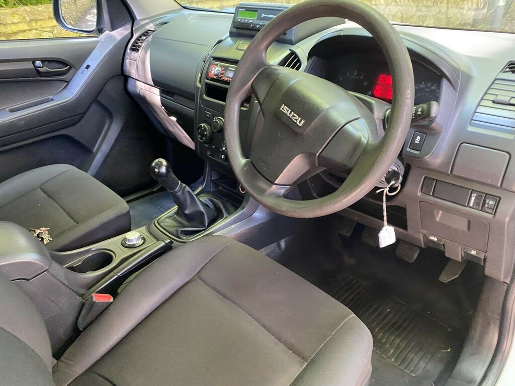 Isuzu D-Max 2.5 Td 4X4 White #6