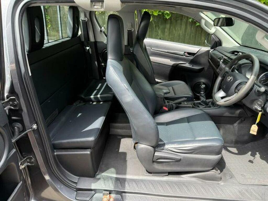 Toyota HILUX 2.4 D-4d Active Extra Cab Pickup 4Wd Euro 6 Ss Grey #4