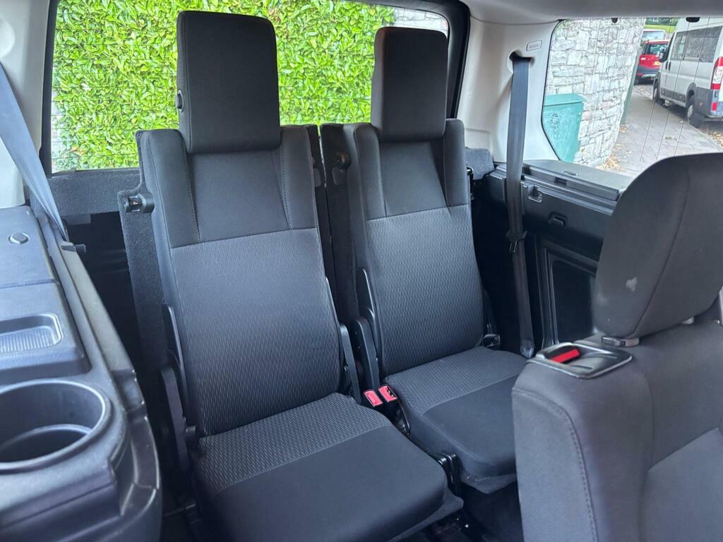 Land Rover Discovery 4 D-max Yukon White #11