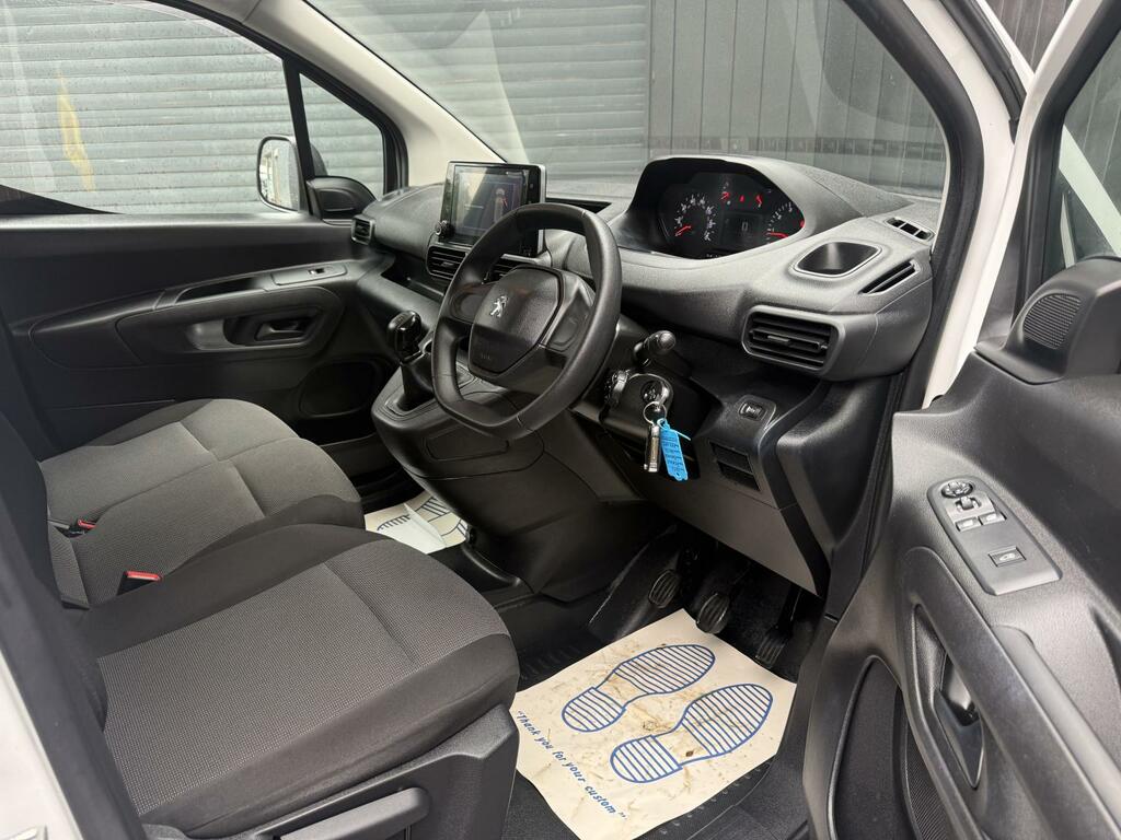 Peugeot Partner 1.5 100Ps Bluehdi 1000 Professional Premium Standa White #2