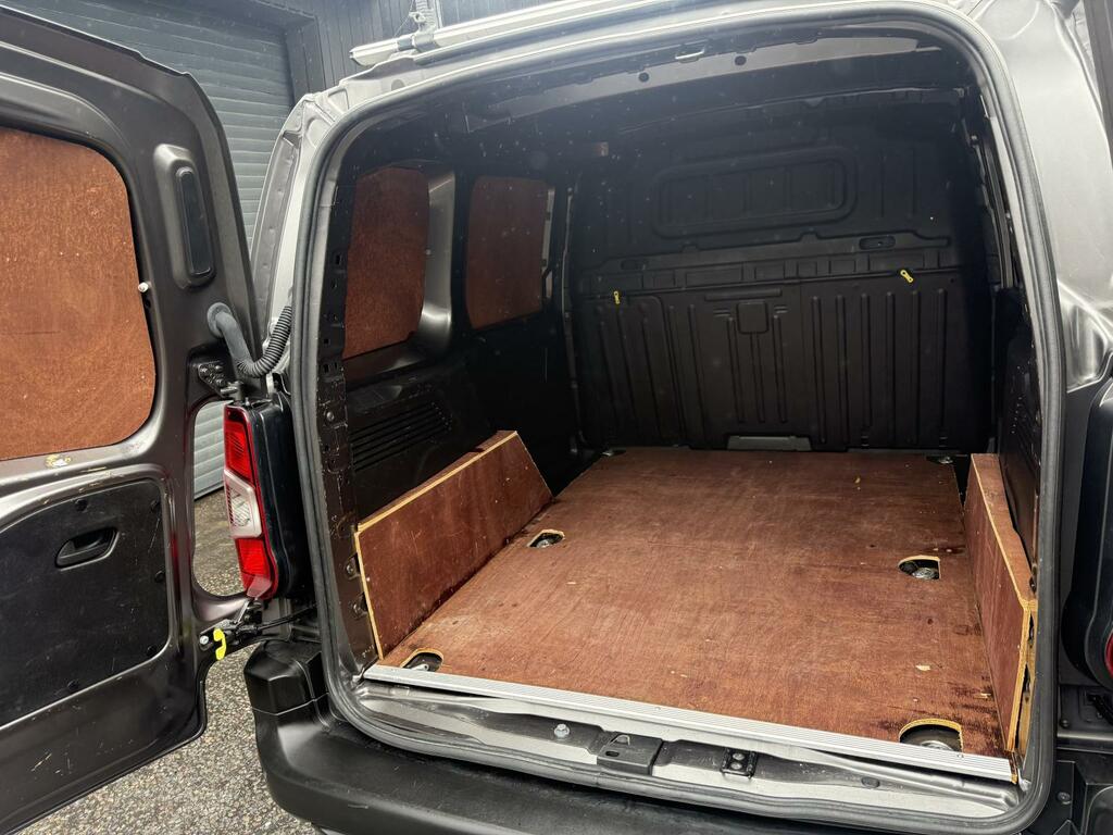 Citroen Berlingo Driver Pro White #14