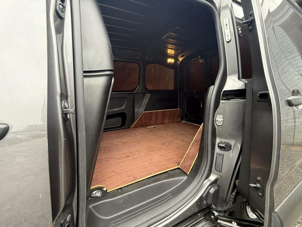 Citroen Berlingo Driver Pro White #10