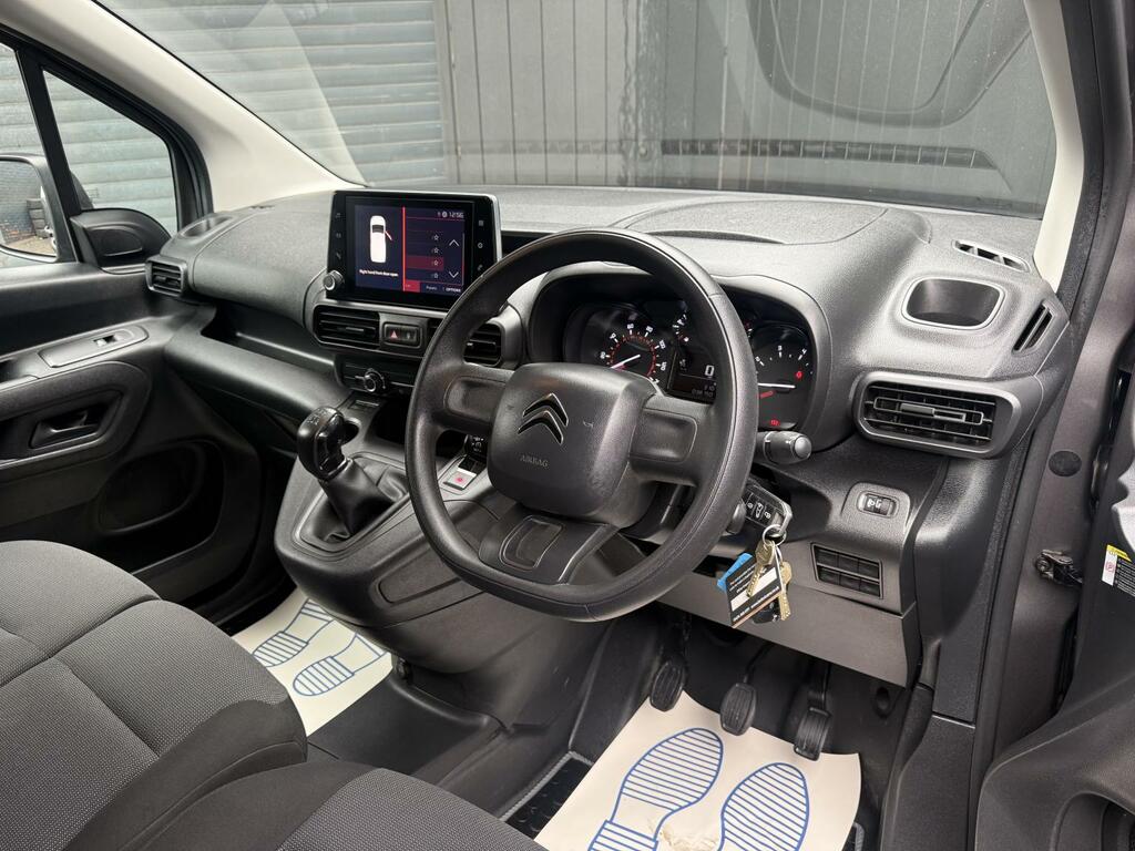 Citroen Berlingo Driver Pro White #24