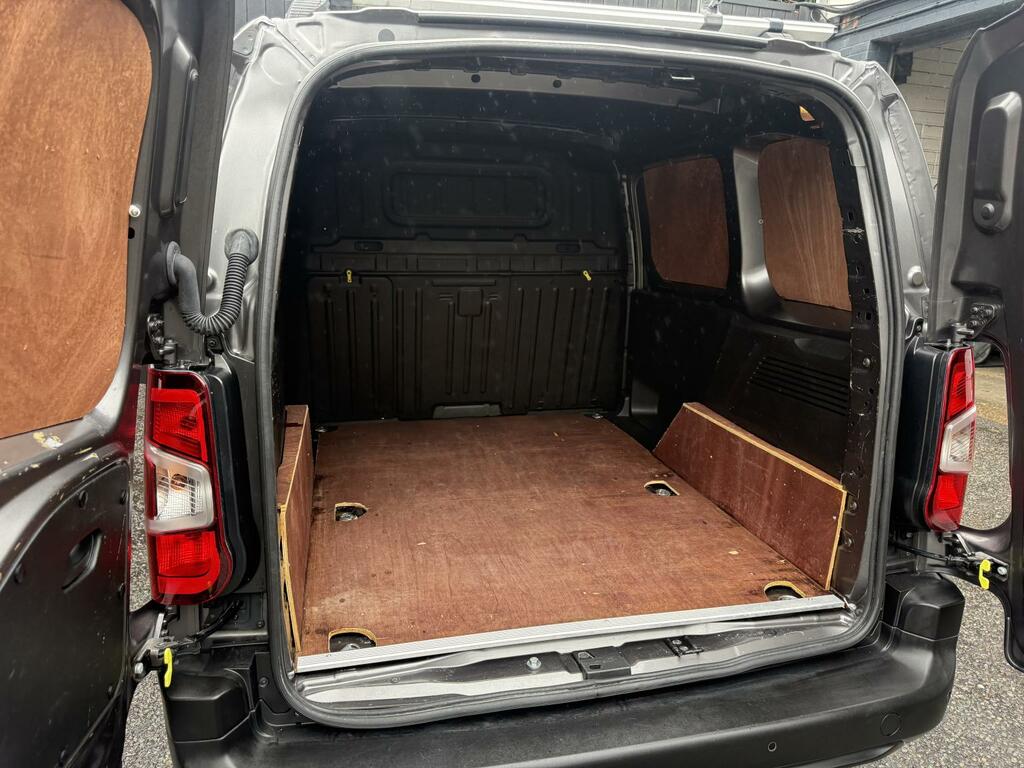 Citroen Berlingo Driver Pro White #15