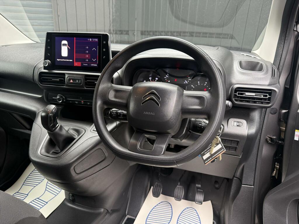Citroen Berlingo Driver Pro White #25