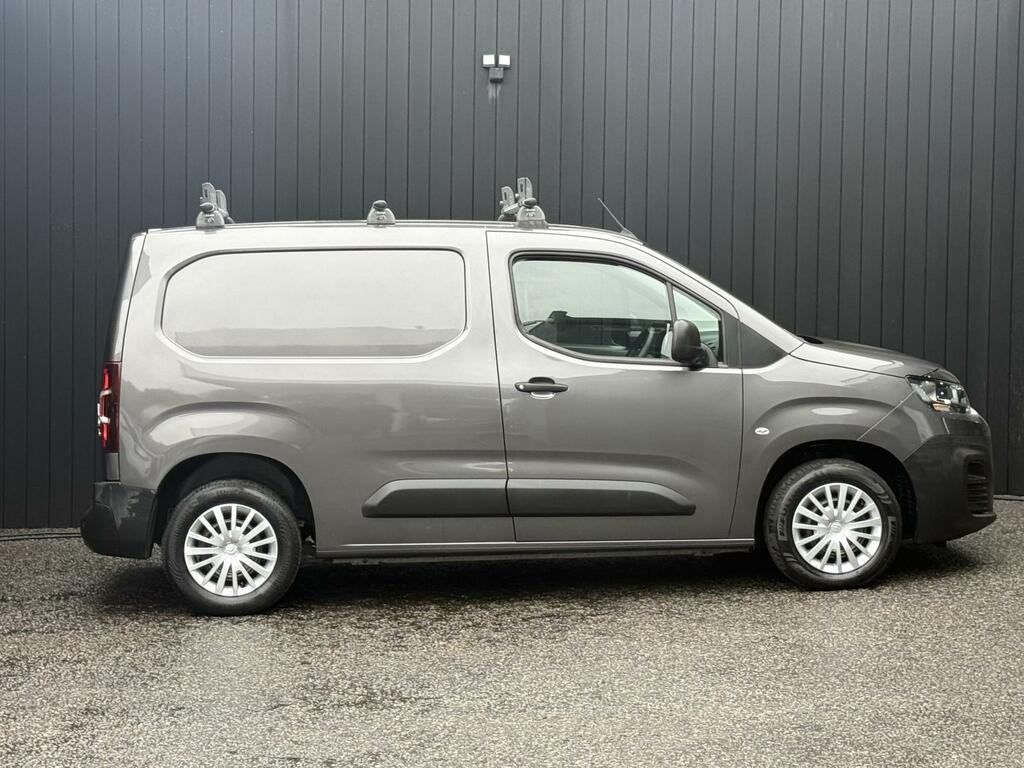 Citroen Berlingo Driver Pro White #17