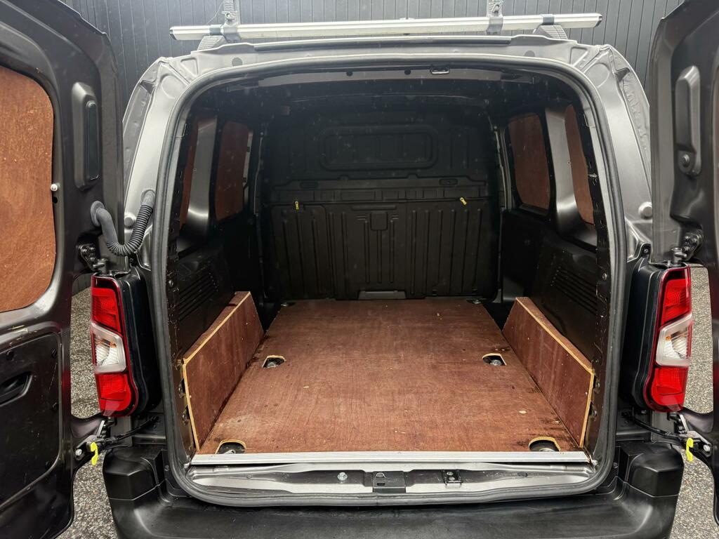 Citroen Berlingo Driver Pro White #13