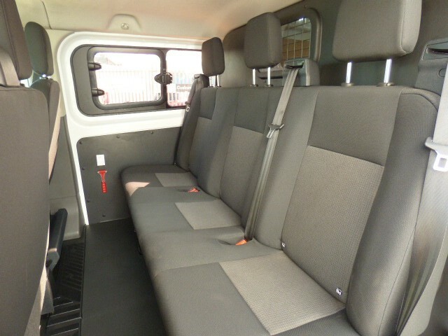 Ford Transit Custom Combi Van 2.0 320 Ecoblue, 6 Seater Double Cab, 15 EJ68ENY White #4