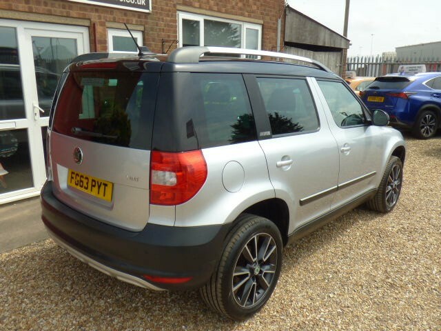 Skoda Yeti Suv 2.0 Tdi Adventure, Full Service History, Cambe FG63PYT Silver #4
