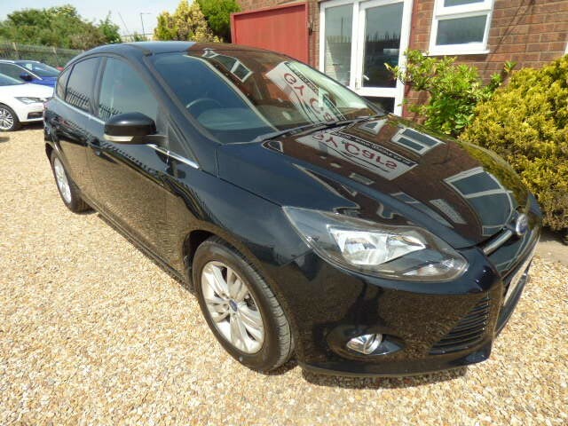 Ford Focus Hatchback 1.0 T Ecoboost Titanium Navigator, 35 R MM14PHA Black