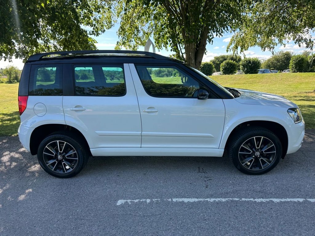 Skoda Yeti 1.2L Elegance White #2