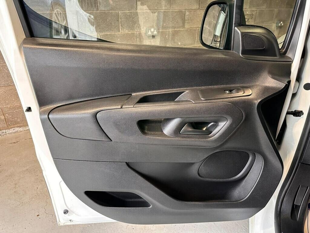 Peugeot Partner 1.5 Bluehdi 1000 Grip Standard Panel Van Diese White #38
