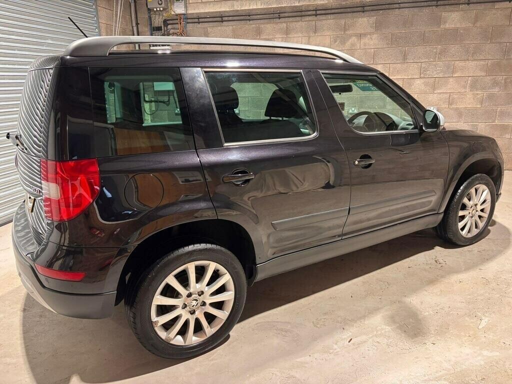 Skoda Yeti 1.2 Tsi 110 Se Dsg Black #6