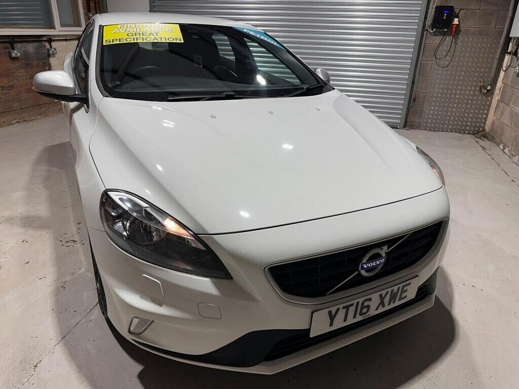 Volvo V40 T2 122 R Design White #3